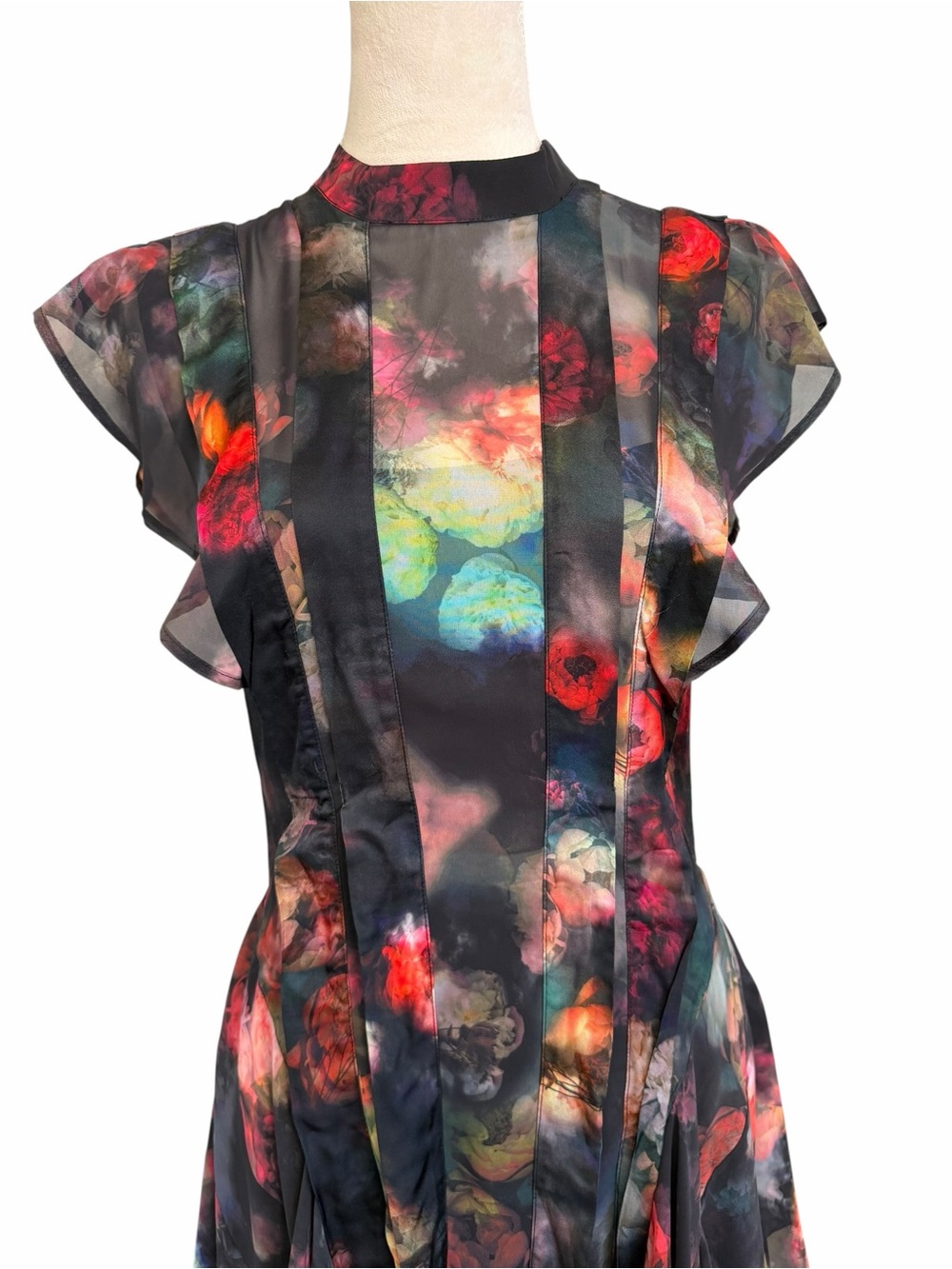 AllSaints Fleur Bianca Flutter Sleeve Pleated Dress in Multicolor Floral Print - Picture 5 of 11
